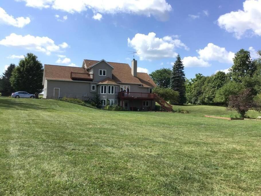 Villa House On Grass Runway With Fly-In/Fly-Out Access Tecumseh Exterior foto