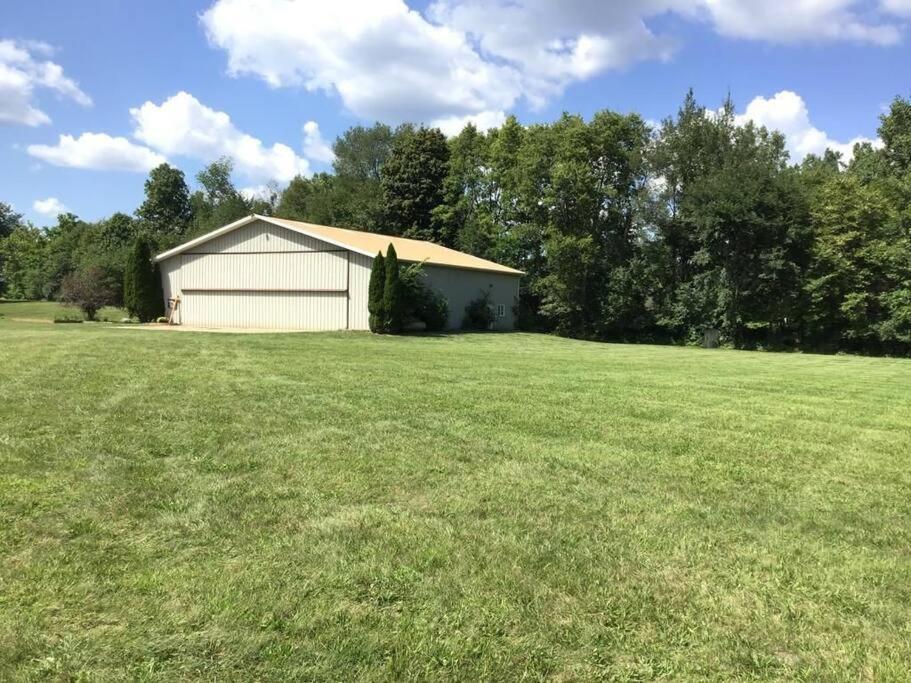 Villa House On Grass Runway With Fly-In/Fly-Out Access Tecumseh Exterior foto